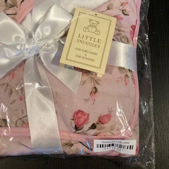 NEW in polybag, Little Snuggles Kids Bamboo Hooded Towel - English Rose Print - Picture 2 of 2